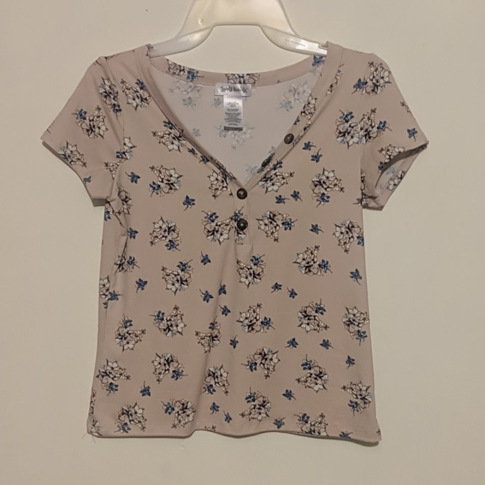 Lovely Bubbly short sleeve T-shirt. Never worn.